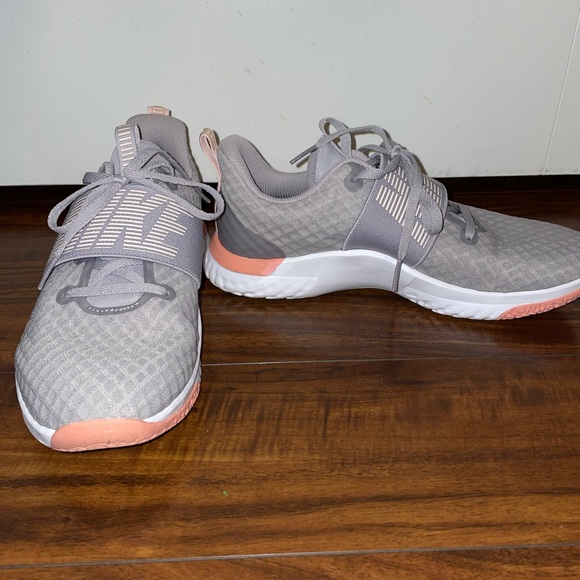 Nike Shoes - Nike shoes